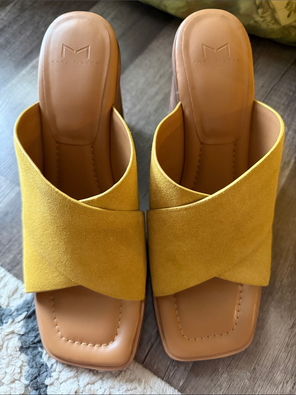 Marc Fisher Sun Yellow Leather Block Wood Heel Barli Sandals Shoes Womens 9M